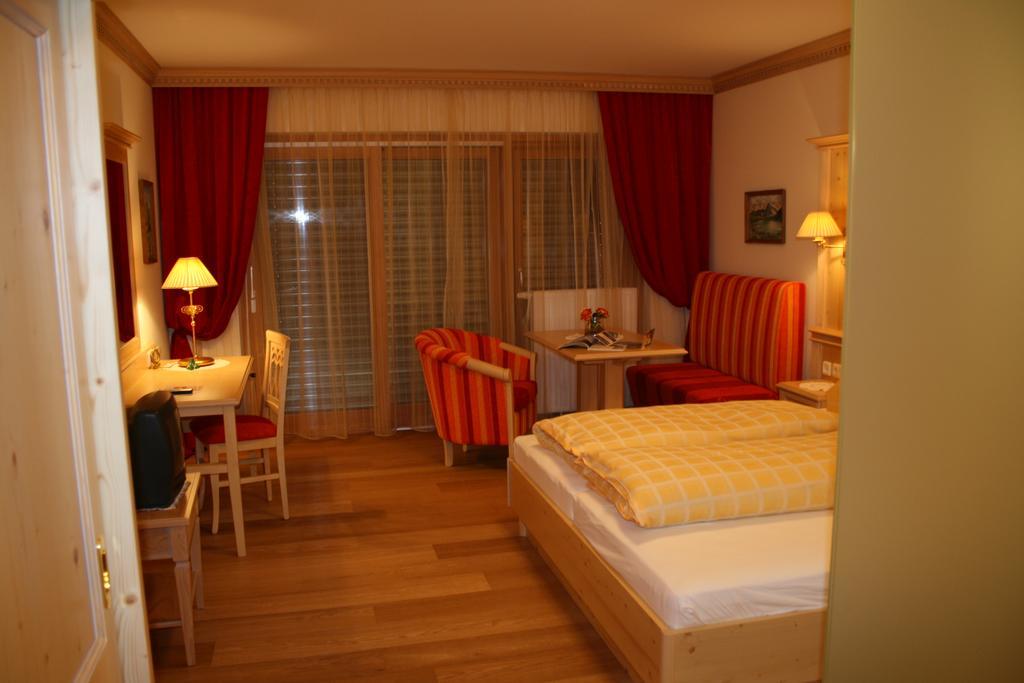 Hotel Schoene Aussicht Картитш Экстерьер фото